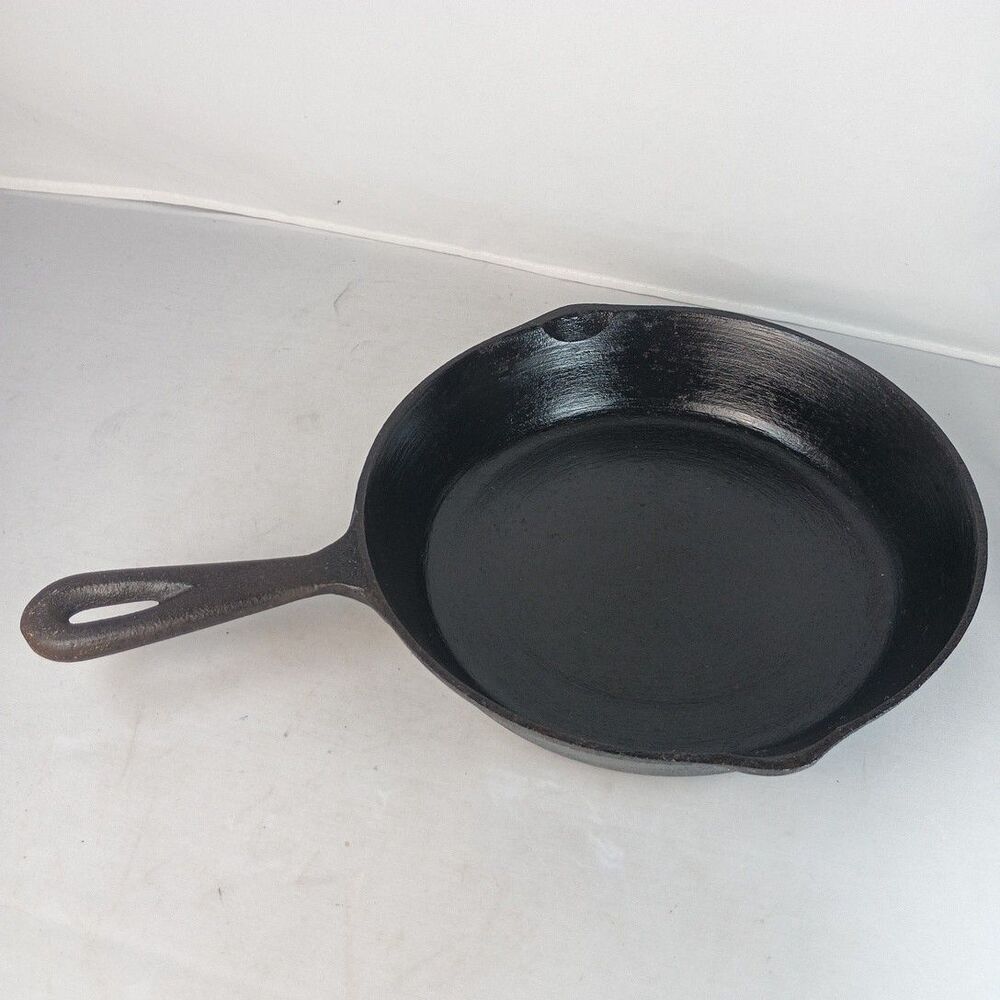 Vintage 8 Inch Cast Iron Skillet Made in Korea Flat Bottom Heat Ring Smooth